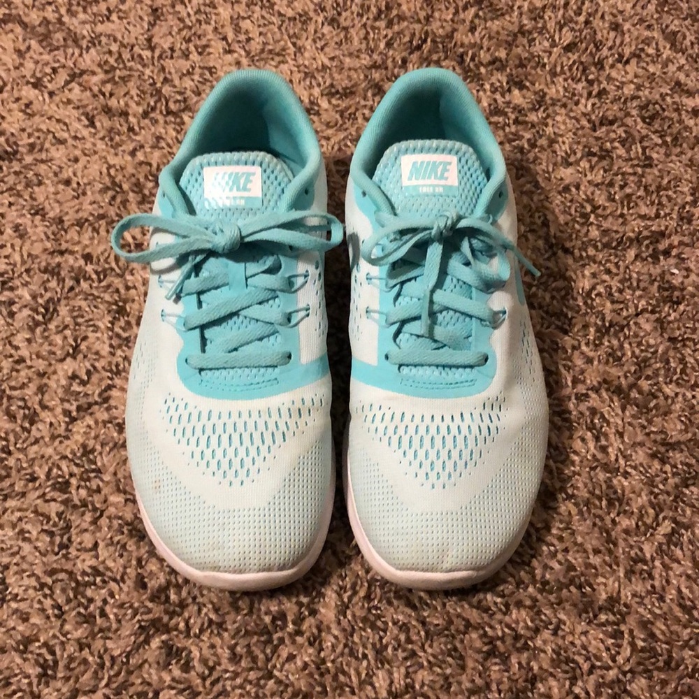 Girls Grade School Nike Free RN